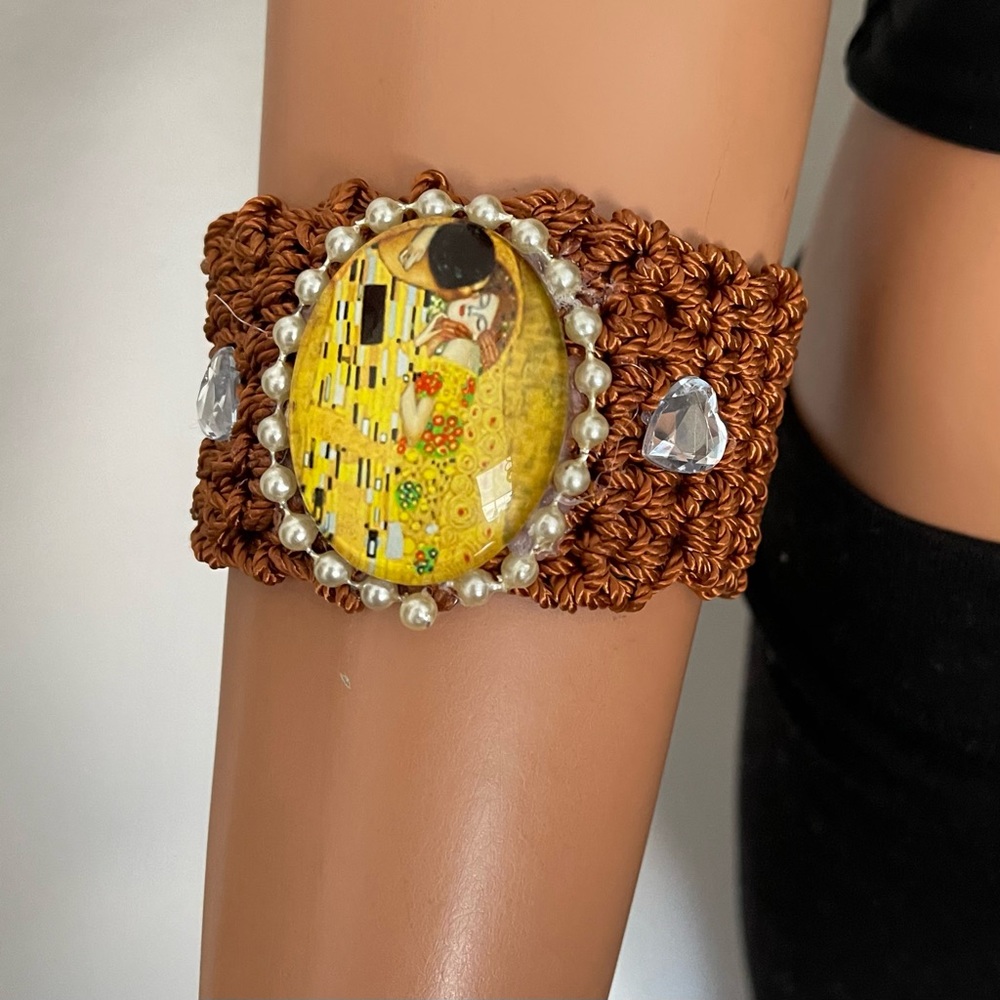Hand Knits 2 Love Bracelet Painting The Kiss  Cabochon Beaded Designer Fashion
